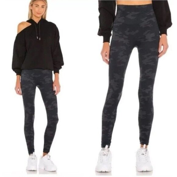 Spanx Womens Look at Me Now Seamless Leggings Camo Size Medium - Picture 2 of 7